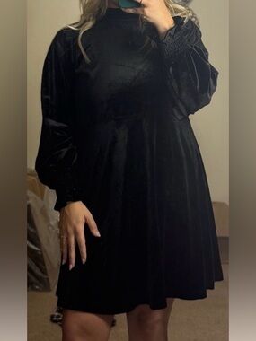 Black Velvet Long-Sleeve Smock Dress Size Large by Easel